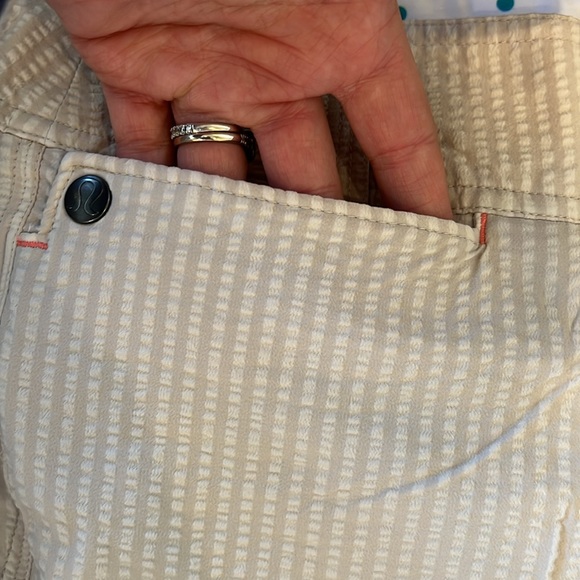 LULU golf short walking short with pockets and key storage - Picture 4 of 8